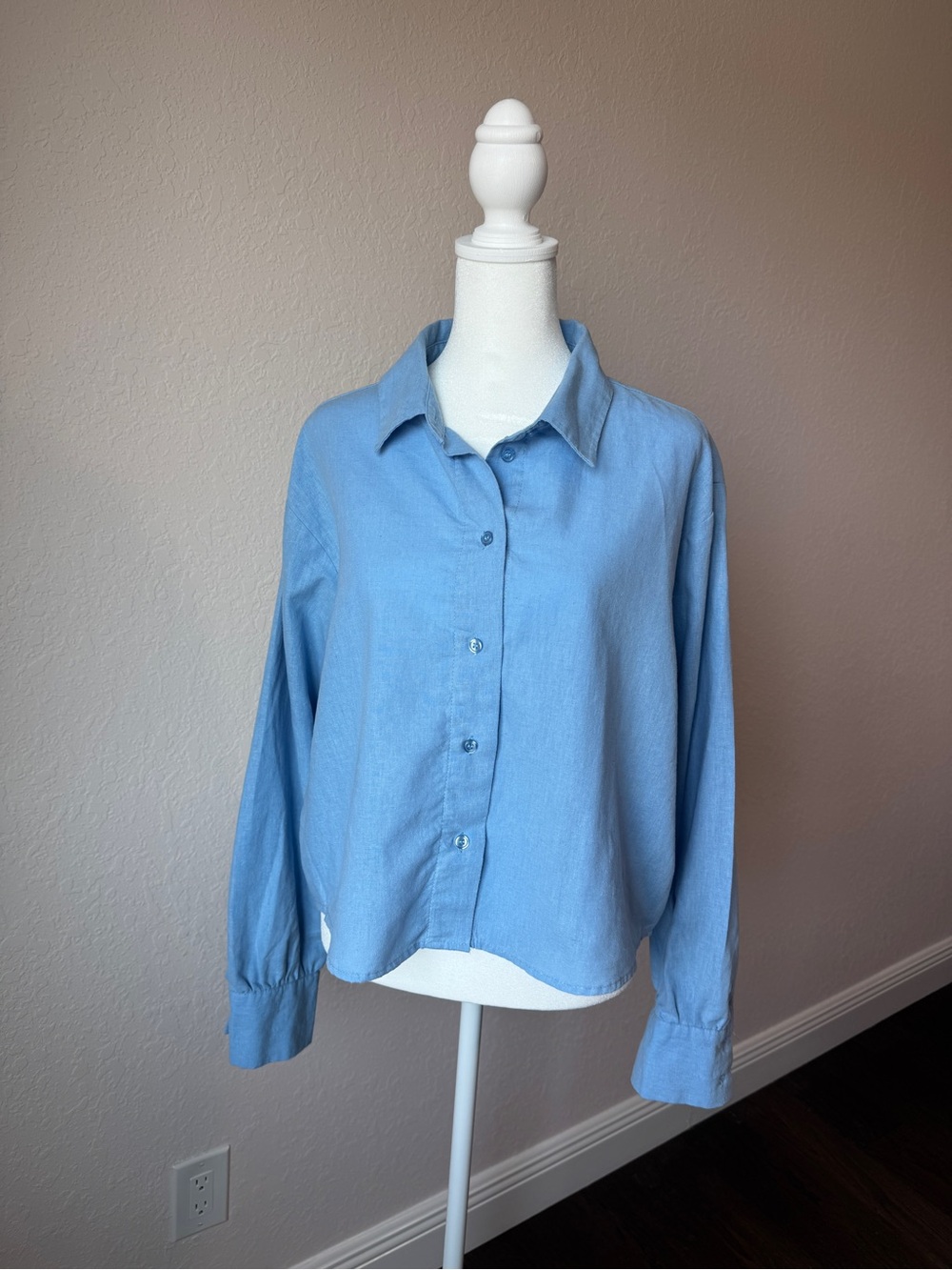 NWT Velvet Heart 100% Linen Blue Button Down Shirt Size L - Picture 2 of 9